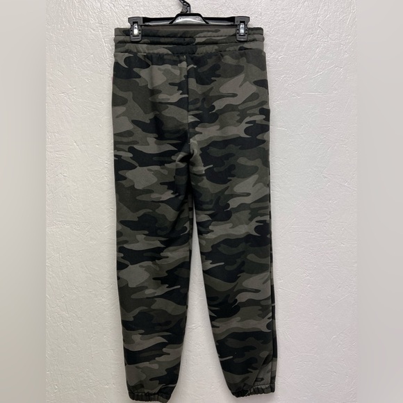 WILD Fable Women's Camo Print High-Rise
Vintage Jogger Sweatpants-XS - Picture 5 of 8
